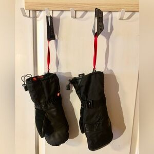 686 Gore-Tex Gauntlet Mittens 
Men’s Large